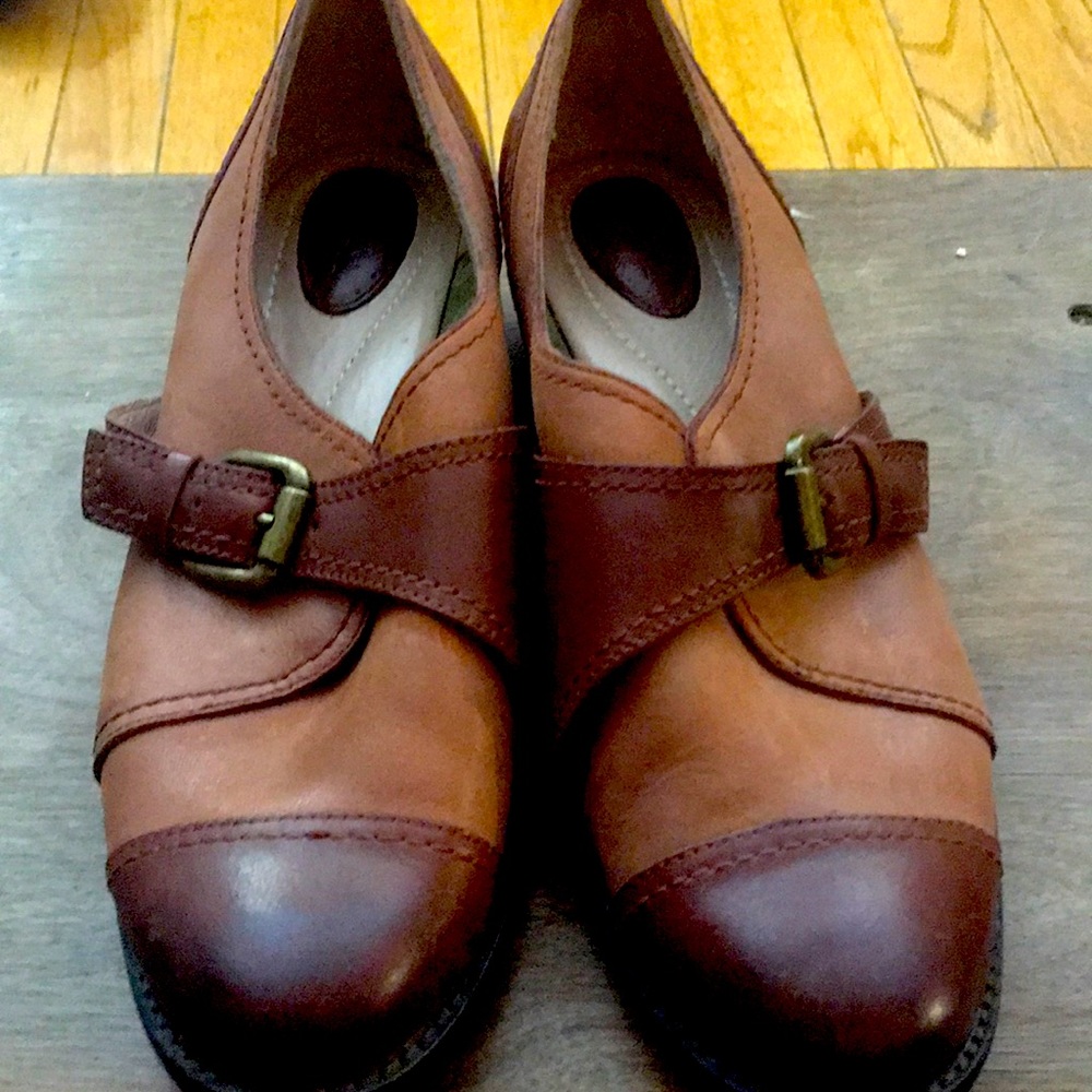 Women's Fossil flats. Brown size 8.5